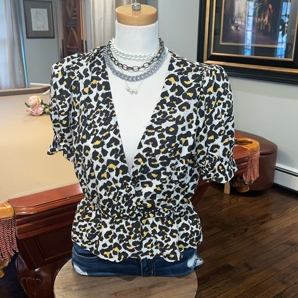 Banana Republic Blouse 🐆